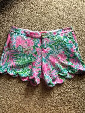 Lilly Pulitzer Pink & Green Scalloped Floral Shorts
